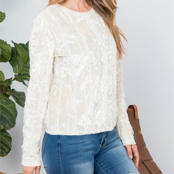 Velvet blouse with lace details - Picture 8 of 9